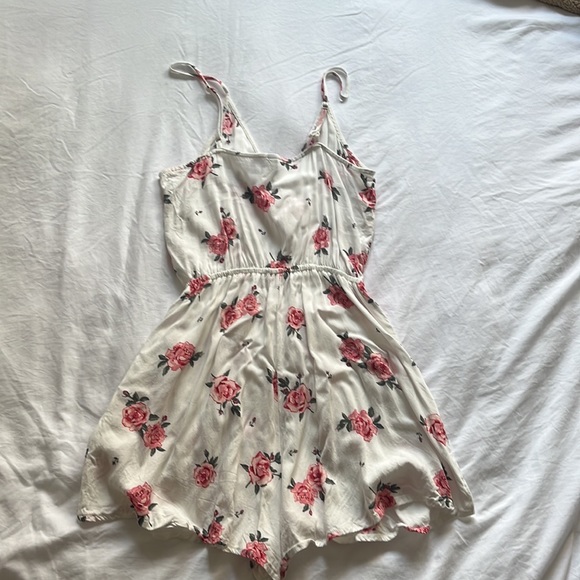 Floral Romper size 0 - Picture 2 of 4